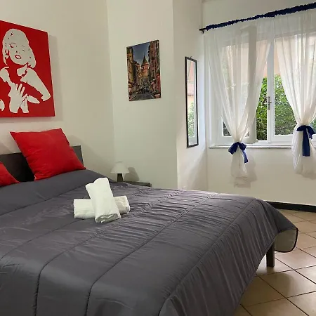 Right Bank House Villa Imperia Exterior photo
