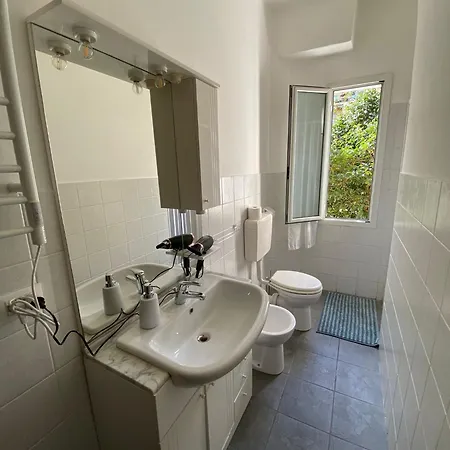 Right Bank House Villa Imperia Exterior photo